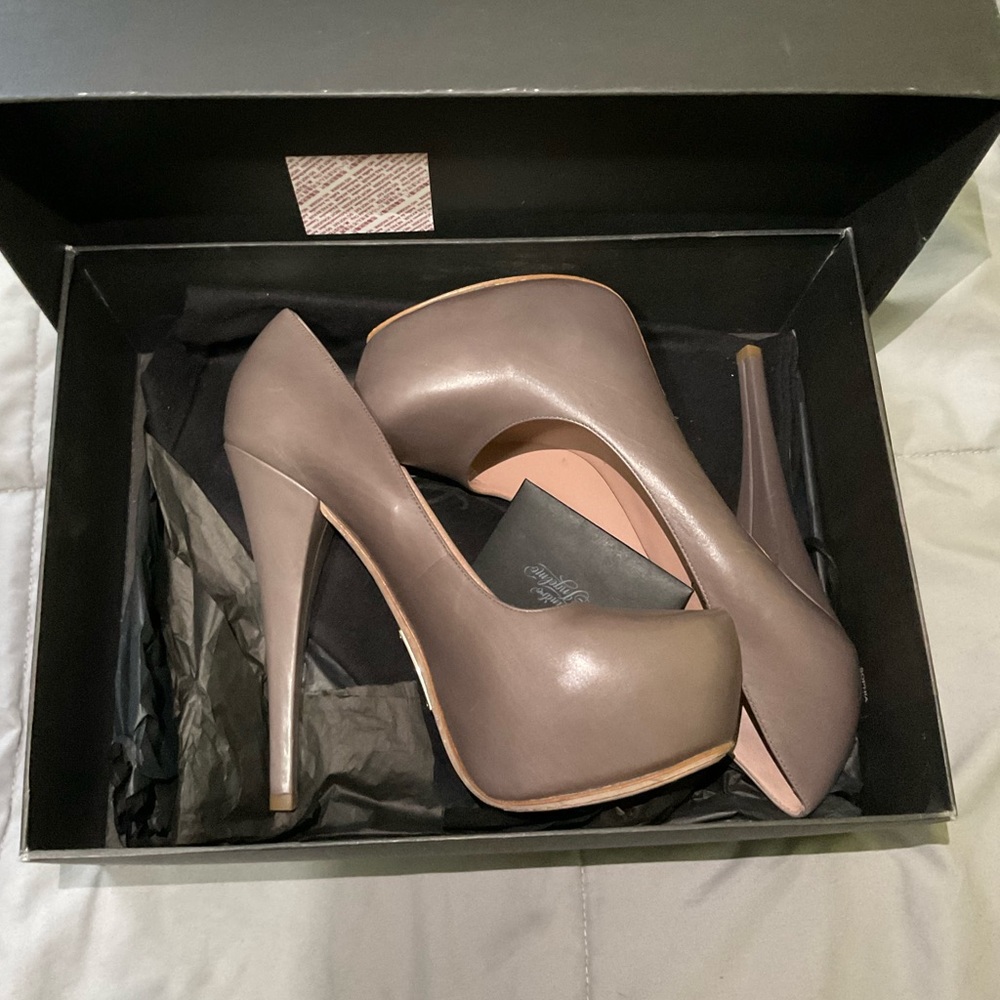 Alejandro Ingelmo platform stilettos - 8.5W BNIB